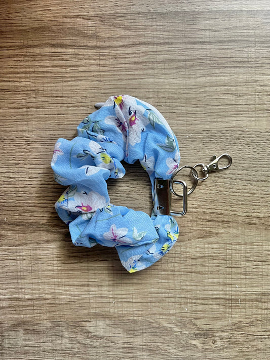 Pocket Scrunchie Wristlet Keychain - Blue Floral
